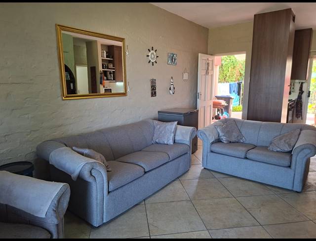 3 BEDROOM APARTMENT FOR SALE IN ASTON BAY